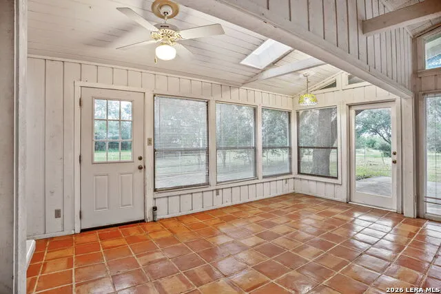 9611 WILKE RD Kingsbury, TX 78638