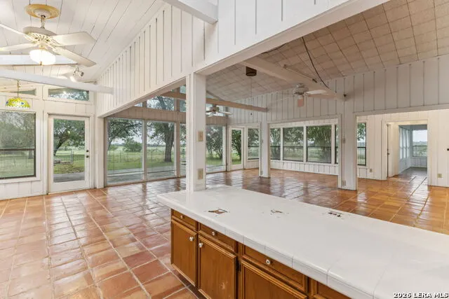9611 WILKE RD Kingsbury, TX 78638