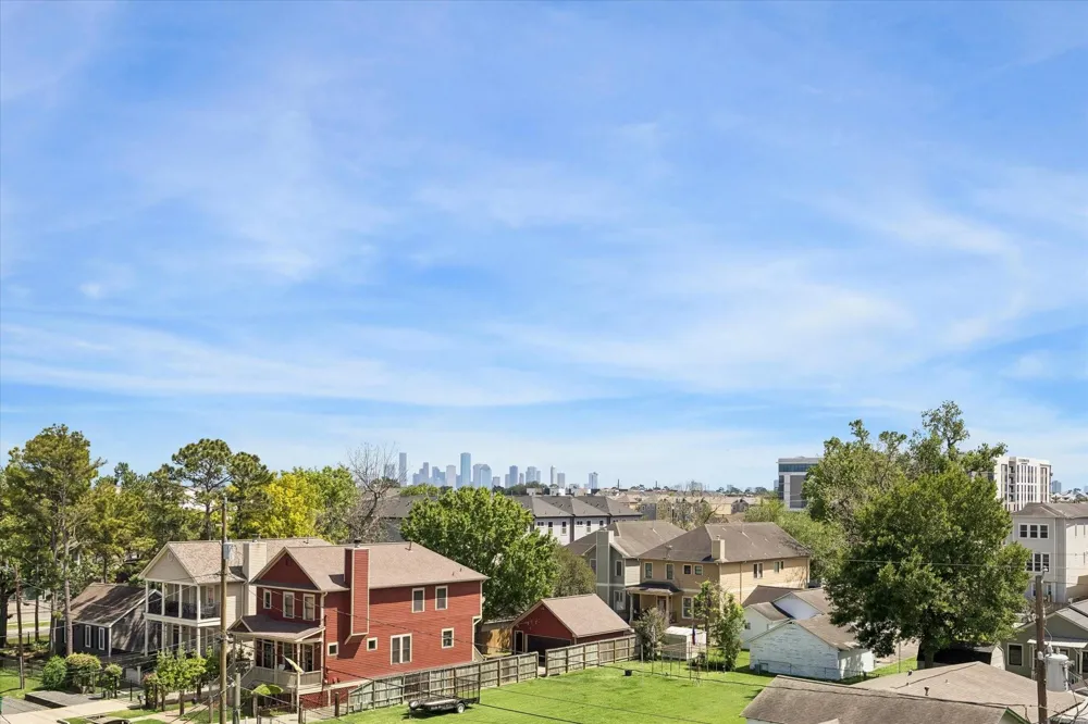 1323 W 22nd Street Houston, TX 77008
