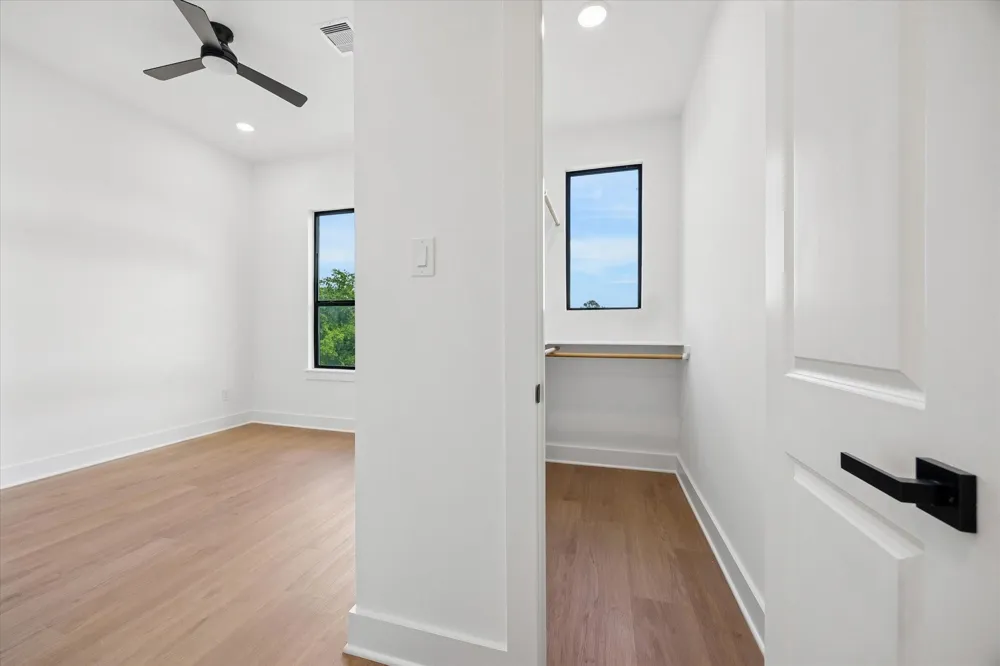 1325 W 22nd Street Houston, TX 77008