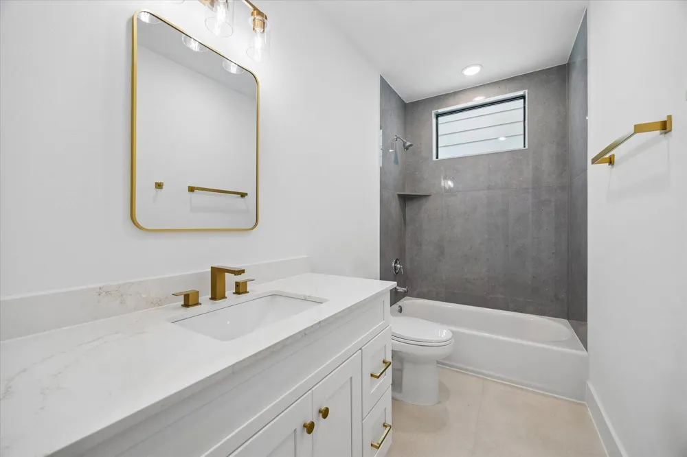 1325 W 22nd Street Houston, TX 77008