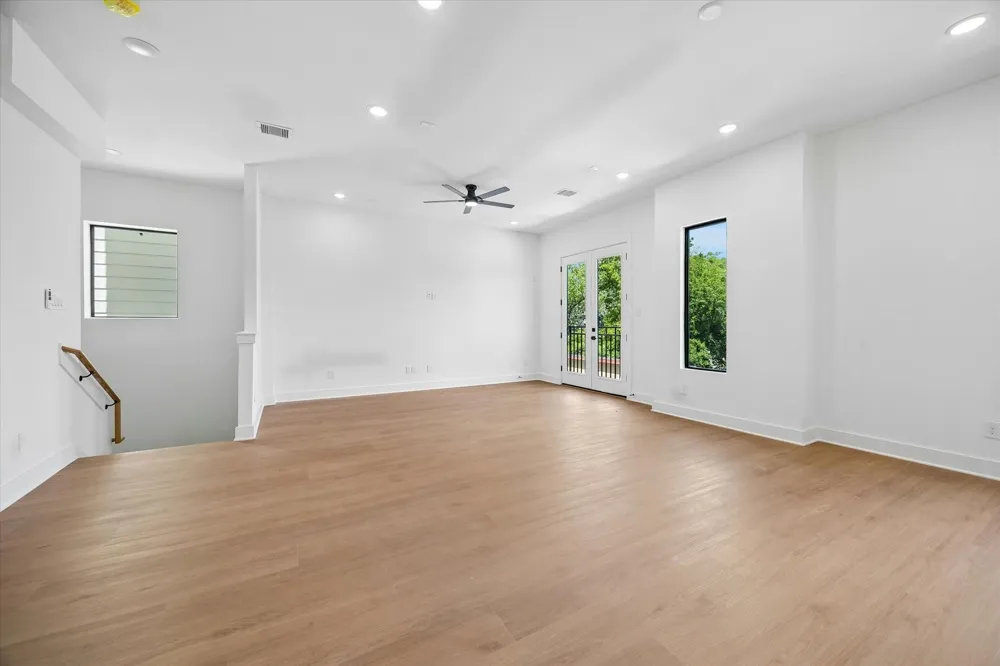 1327 W 22nd Street Houston, TX 77008