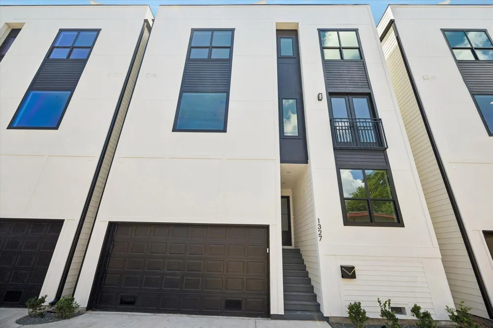 1327 W 22nd Street Houston, TX 77008