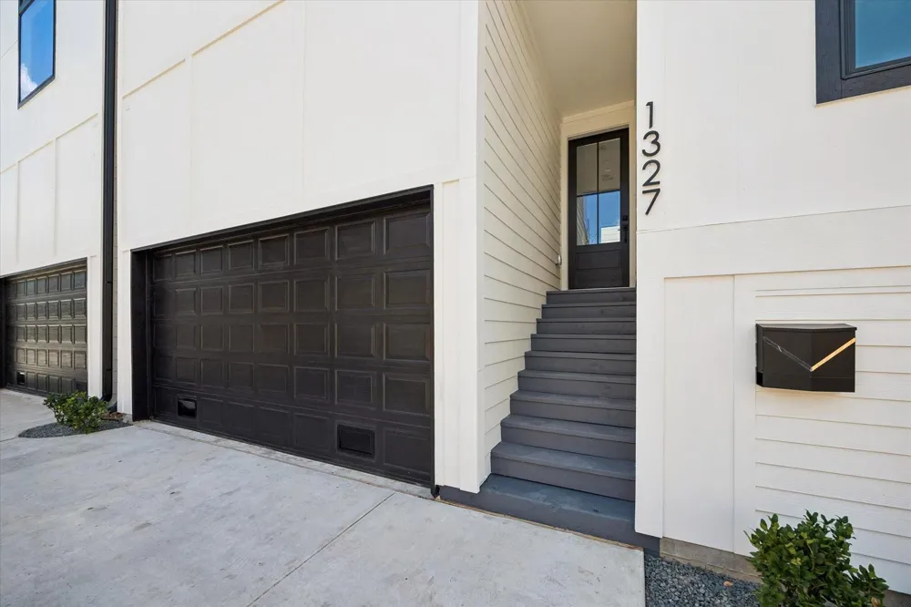 1327 W 22nd Street Houston, TX 77008
