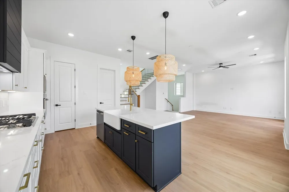 1327 W 22nd Street Houston, TX 77008