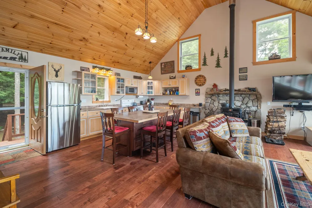 415 High Pine Meadows Rd, Middleburgh NY Road Call Listing Agent, NY 12122