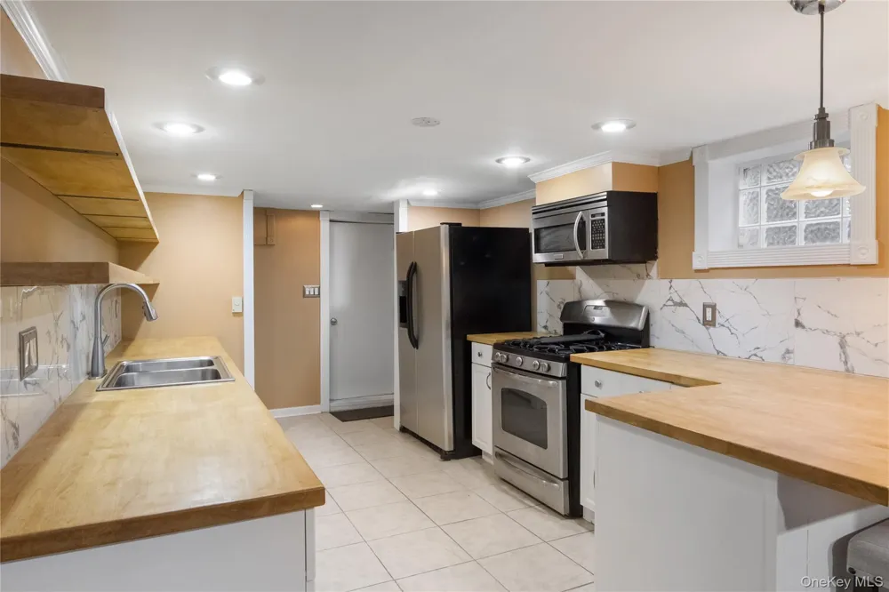 23 Wheeler Place W West Nyack, NY 10994
