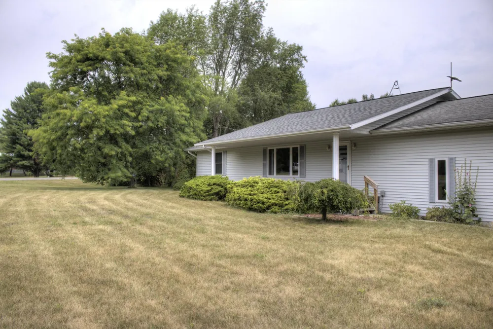 8015 E Sanders Road Vestaburg, MI 48891