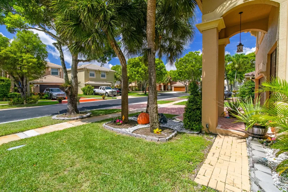 1534 Running Oak Lane Royal Palm Beach, FL 33411