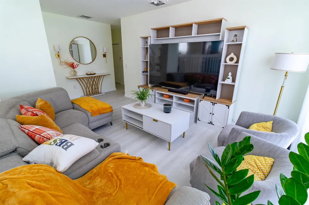 1534 Running Oak Lane Royal Palm Beach, FL 33411