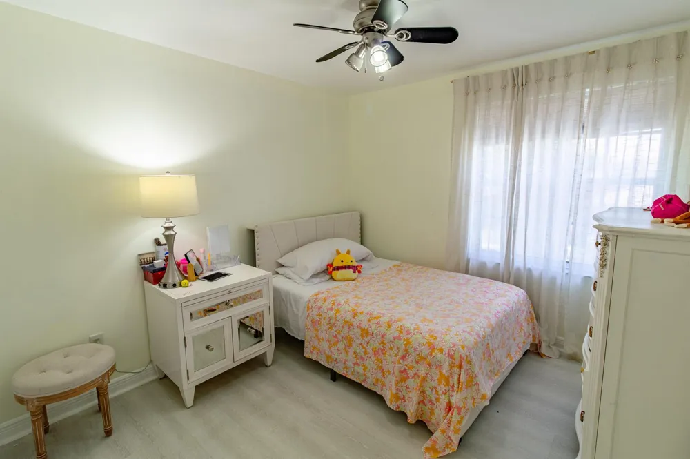 1534 Running Oak Lane Royal Palm Beach, FL 33411