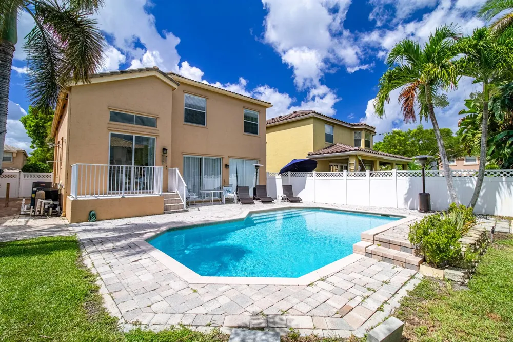 1534 Running Oak Lane Royal Palm Beach, FL 33411