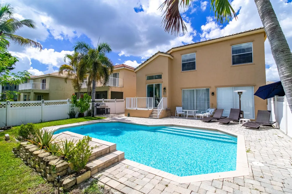 1534 Running Oak Lane Royal Palm Beach, FL 33411