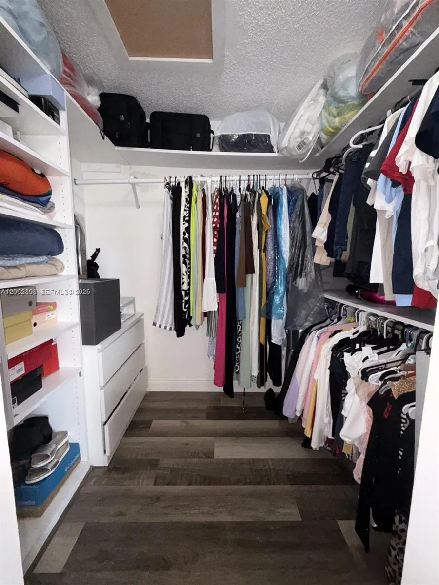 2041 Bayberry Dr Pembroke Pines, FL 33024