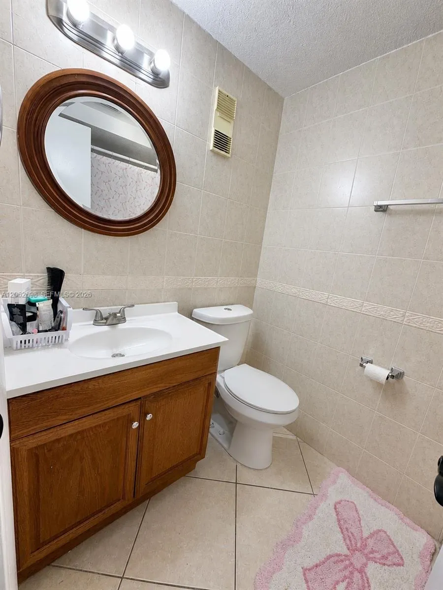 2041 Bayberry Dr Pembroke Pines, FL 33024