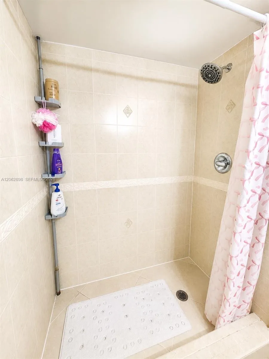 2041 Bayberry Dr Pembroke Pines, FL 33024
