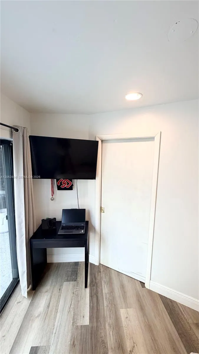 2041 Bayberry Dr Pembroke Pines, FL 33024