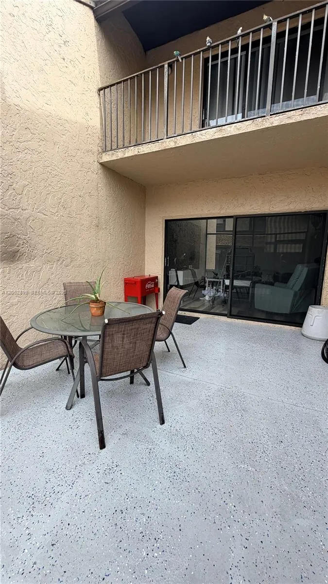 2041 Bayberry Dr Pembroke Pines, FL 33024