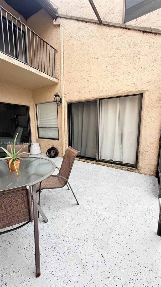 2041 Bayberry Dr Pembroke Pines, FL 33024