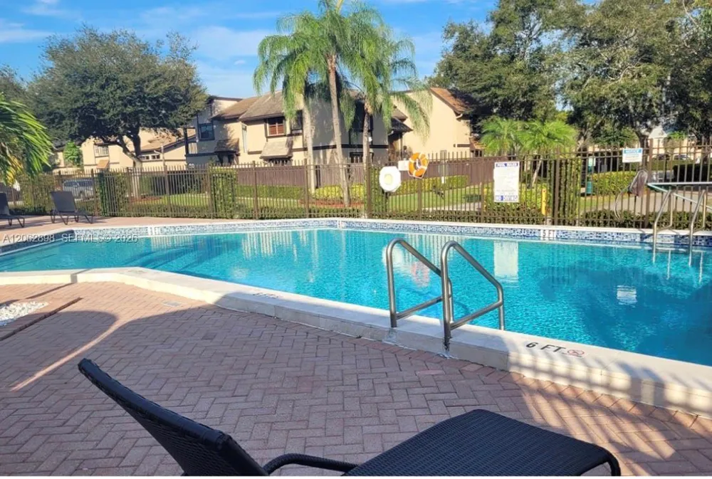 2041 Bayberry Dr Pembroke Pines, FL 33024