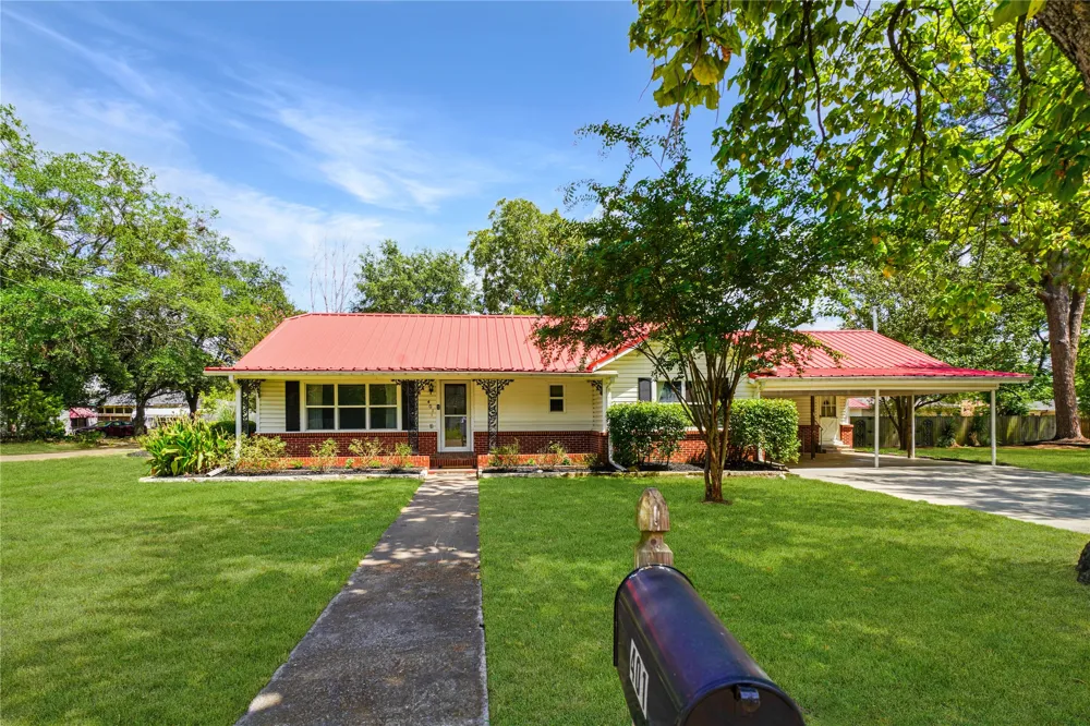401 S Mill Street Winnsboro, TX 75494