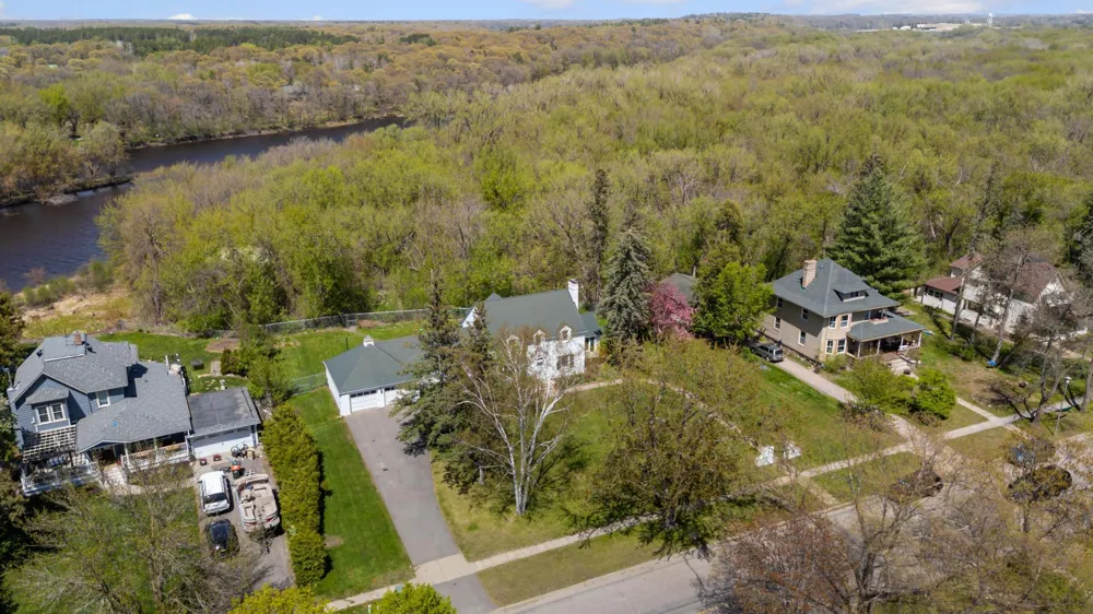 415 Bluff Avenue Brainerd, MN 56401