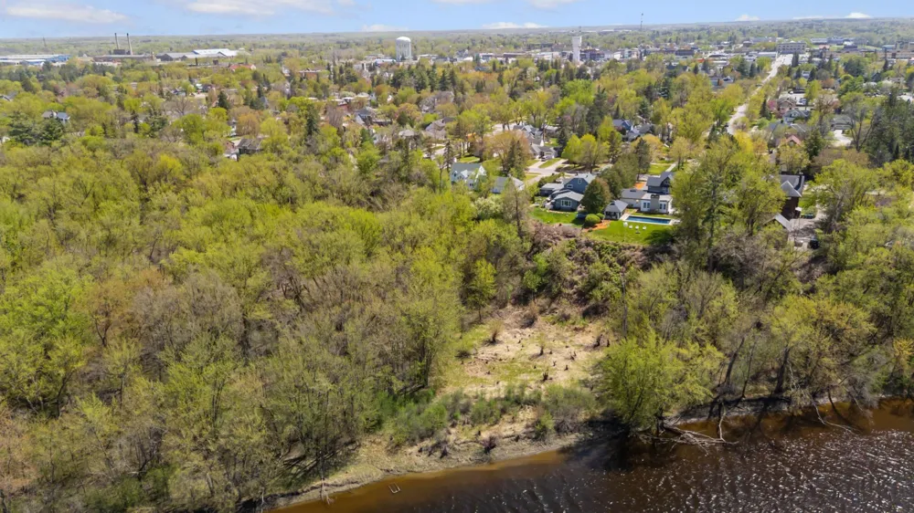415 Bluff Avenue Brainerd, MN 56401