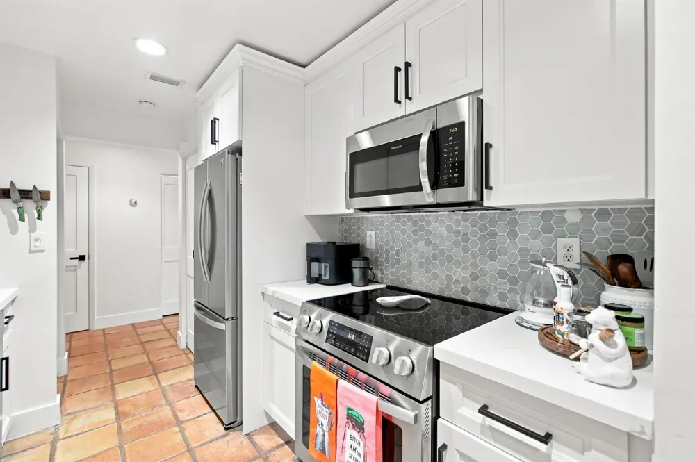 980 NW N River Drive #30 Miami, FL 33136