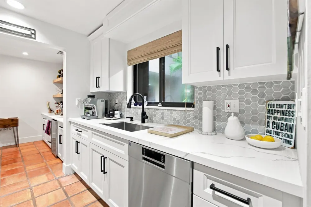 980 NW N River Drive #30 Miami, FL 33136