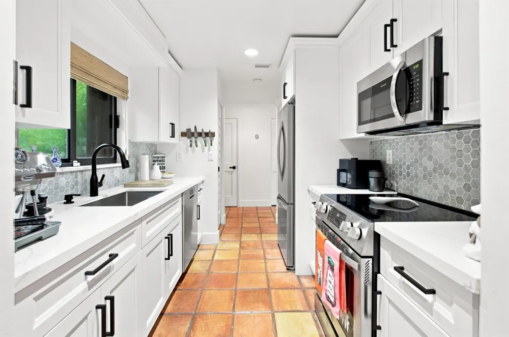 980 NW N River Drive #30 Miami, FL 33136
