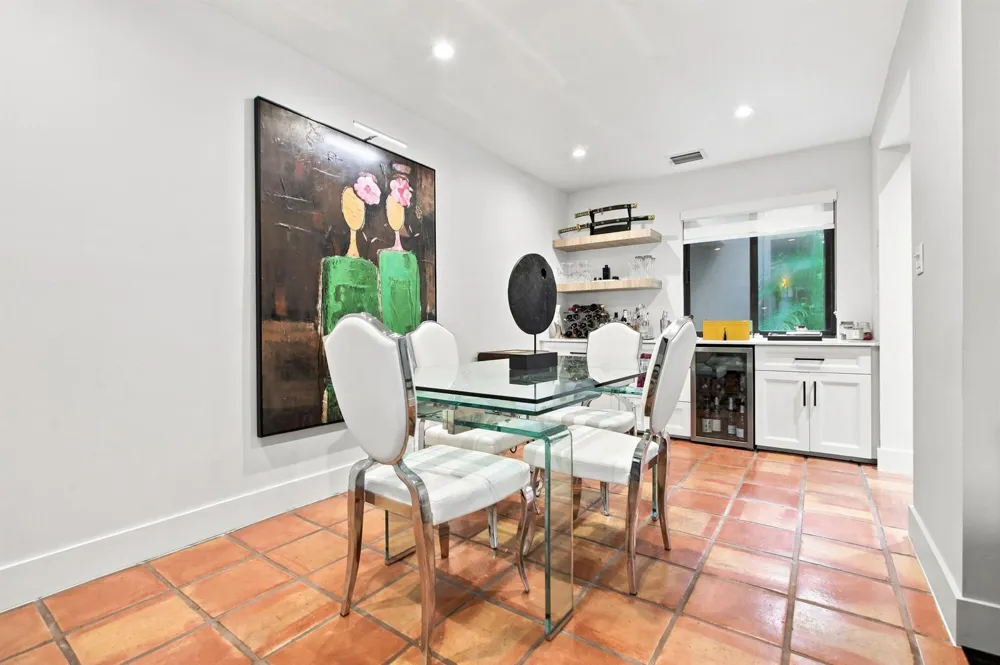 980 NW N River Drive #30 Miami, FL 33136