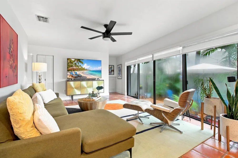 980 NW N River Drive #30 Miami, FL 33136