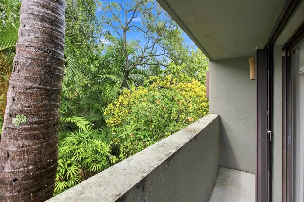 980 NW N River Drive #30 Miami, FL 33136