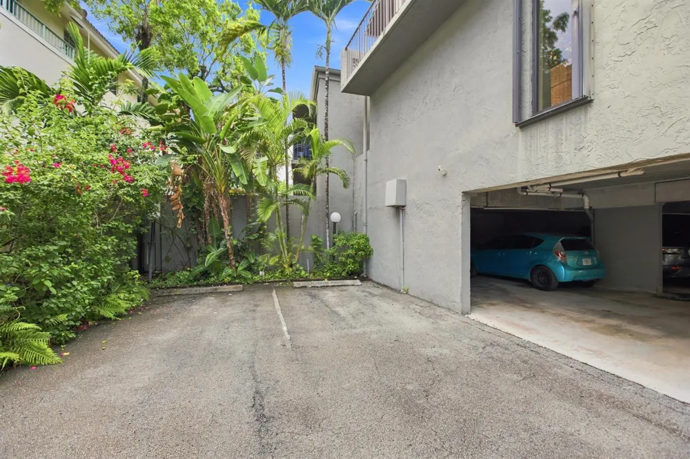 980 NW N River Drive #30 Miami, FL 33136
