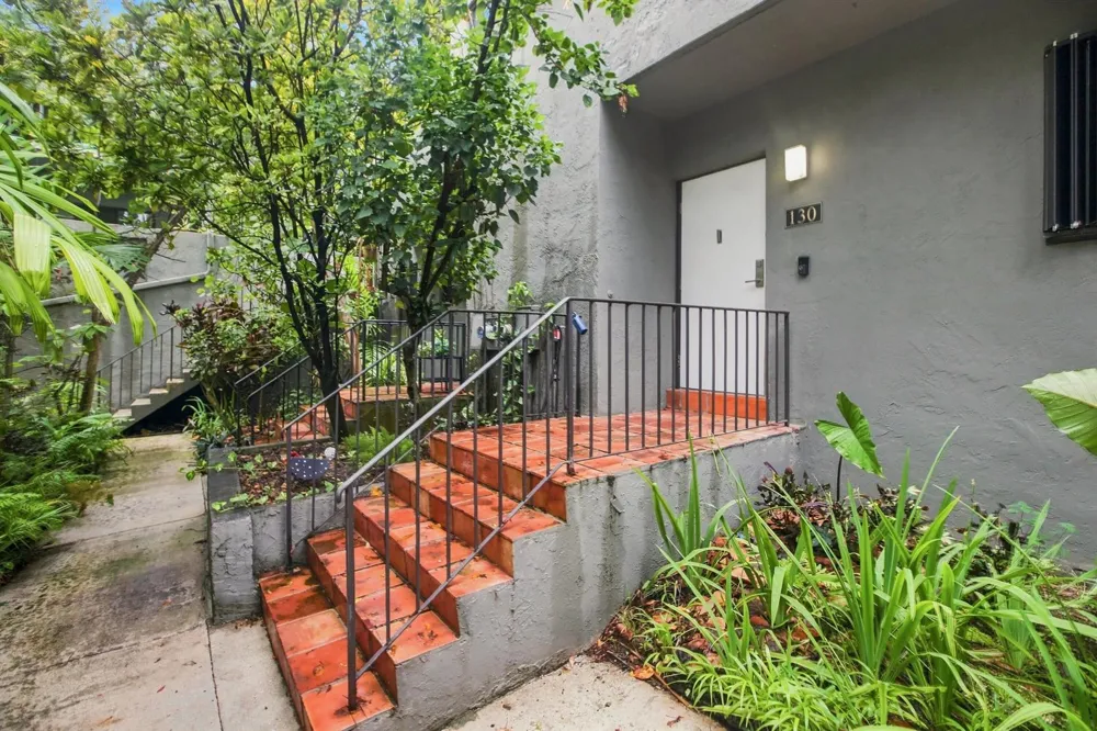 980 NW N River Drive #30 Miami, FL 33136