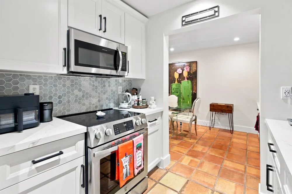 980 NW N River Drive #30 Miami, FL 33136
