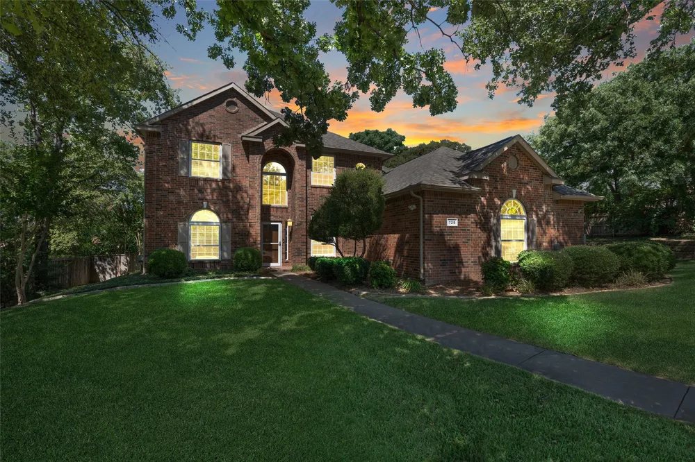725 Big Horn Trail Crowley, TX 76036