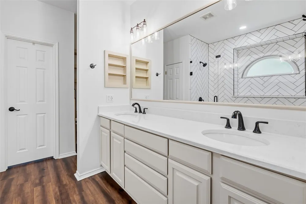725 Big Horn Trail Crowley, TX 76036