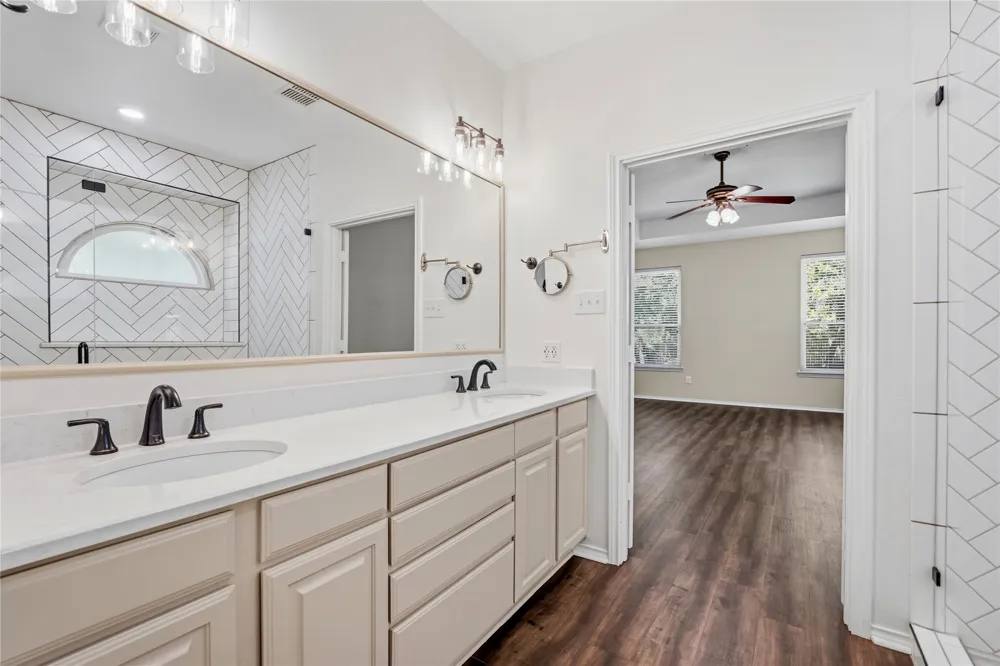 725 Big Horn Trail Crowley, TX 76036