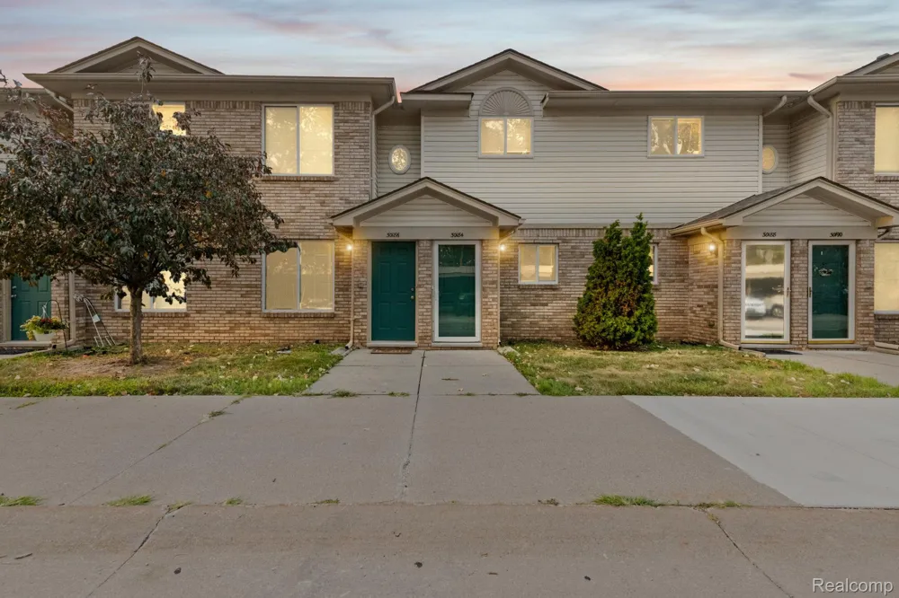 30184 Wedgewood Circle Roseville City, MI 48066