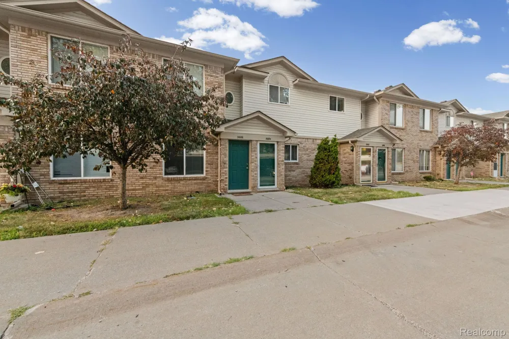 30184 Wedgewood Circle Roseville City, MI 48066