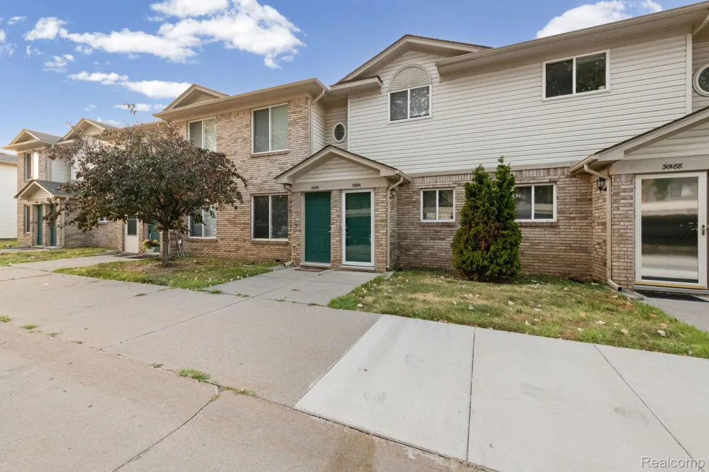 30184 Wedgewood Circle Roseville City, MI 48066