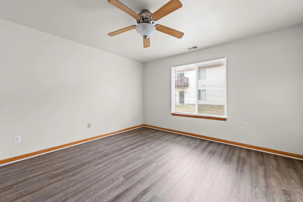 30184 Wedgewood Circle Roseville City, MI 48066