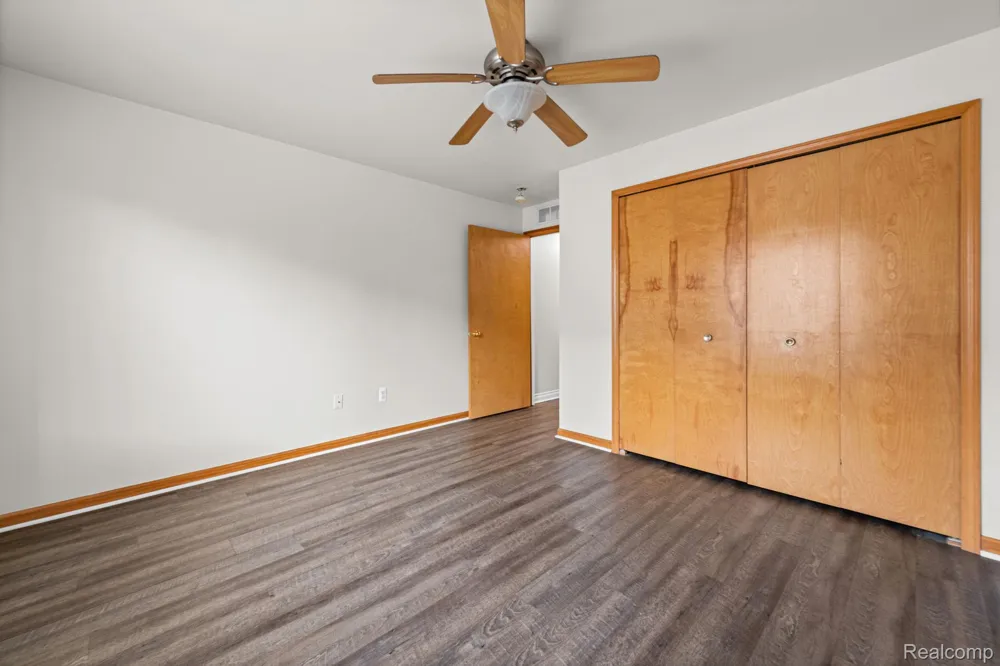 30184 Wedgewood Circle Roseville City, MI 48066