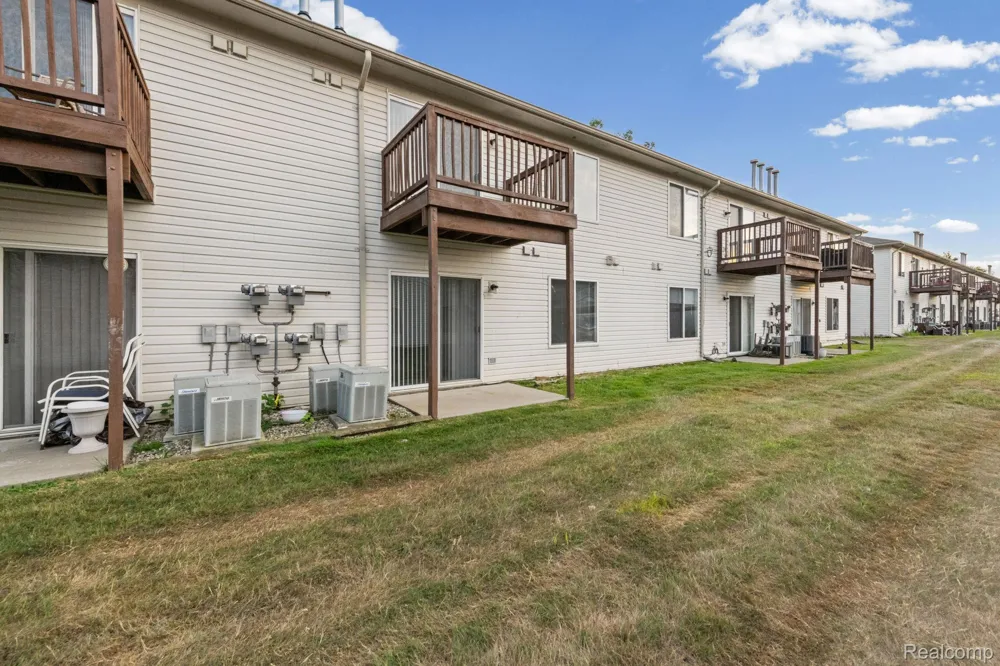 30184 Wedgewood Circle Roseville City, MI 48066