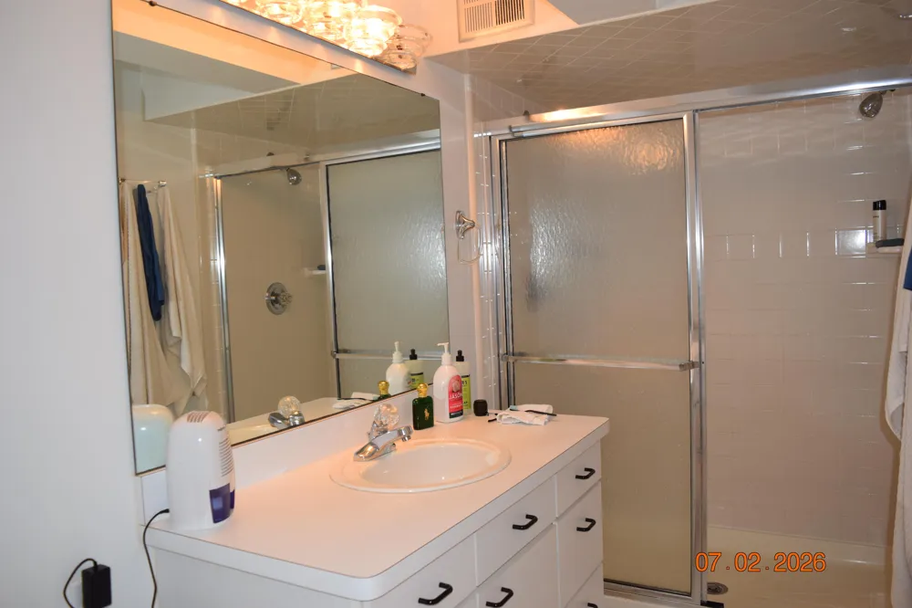 1431 Provincial Drive Troy City, MI 48084