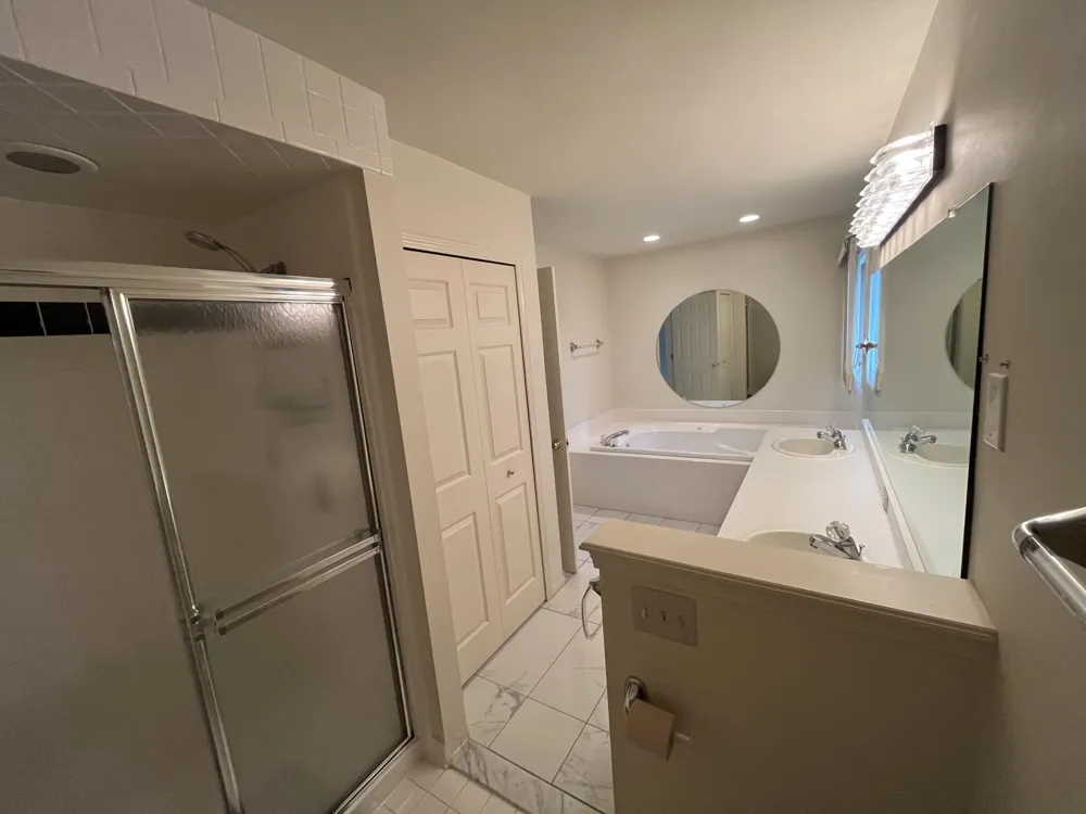 1431 Provincial Drive Troy City, MI 48084