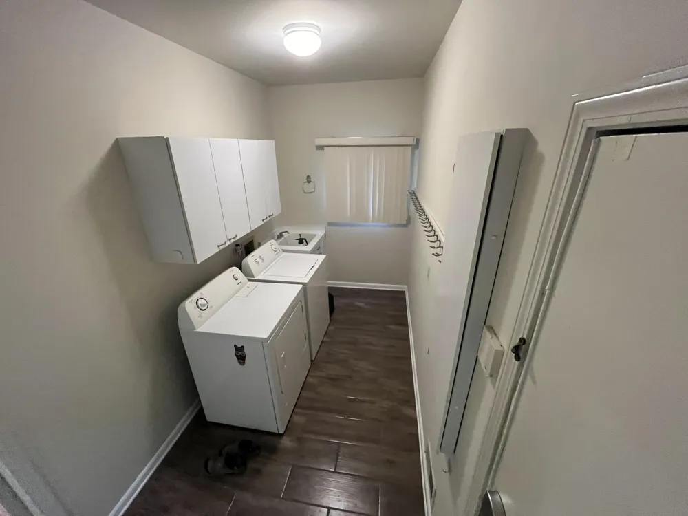 1431 Provincial Drive Troy City, MI 48084