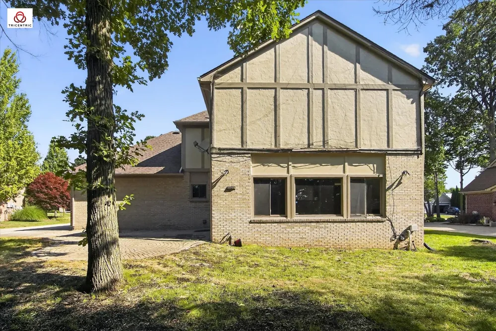 1431 Provincial Drive Troy City, MI 48084