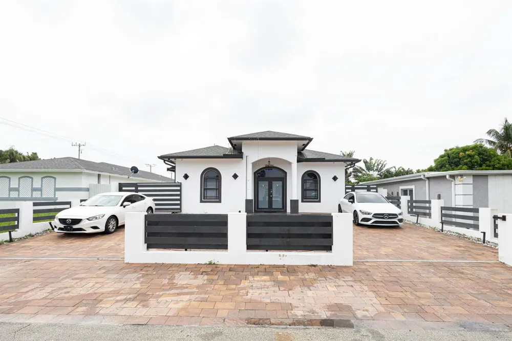 725 Mercury Street Street West Palm Beach, FL 33406
